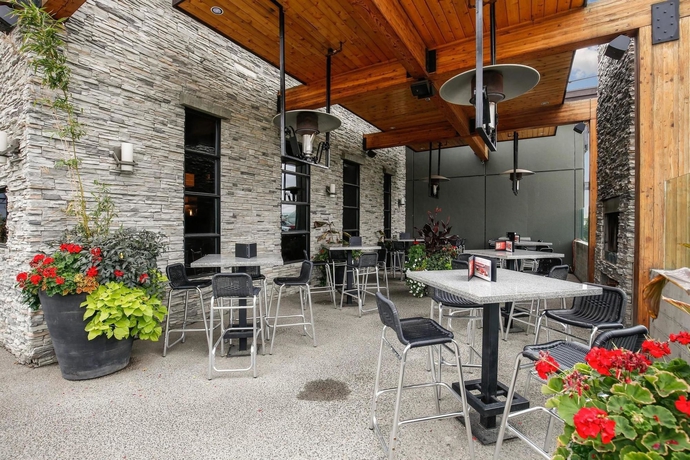 Imagen del bar/restaurante del Hotel Sandman Calgary Airport. Foto 3