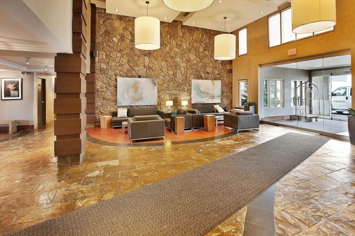 Imagen de los interiores del Hotel Sandman Calgary Airport. Foto 11