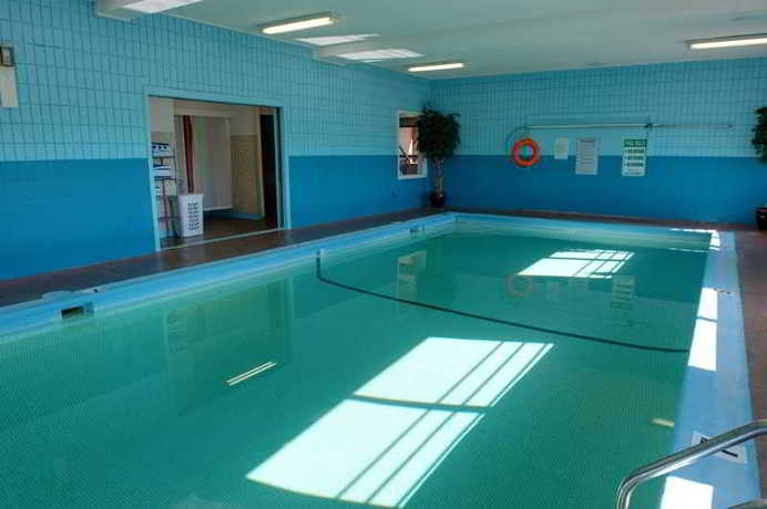 Imagen de la piscina del Hotel Sandman Cranbrook. Foto 20