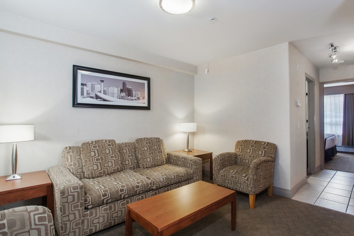 Imagen de los interiores del Hotel Sandman Hotels and Suites Calgary West. Foto 9