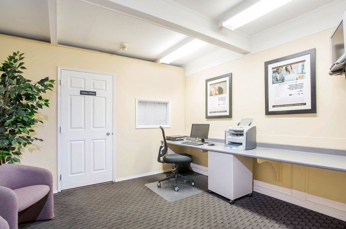 Imagen de los interiores del Hotel Sandman Inn Kamloops. Foto 10