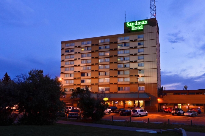Imagen de los exteriores del Hotel Sandman Lethbridge. Foto 13