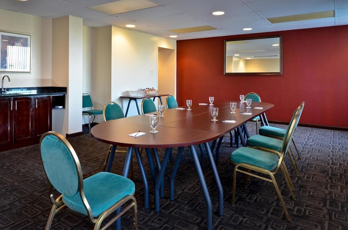 Imagen de los interiores del Hotel Sandman Lethbridge. Foto 16