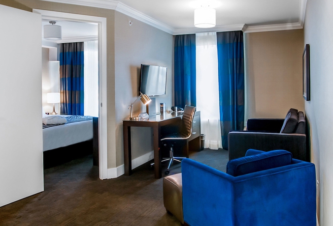 Imagen de los interiores del Hotel Sandman Oakville. Foto 8