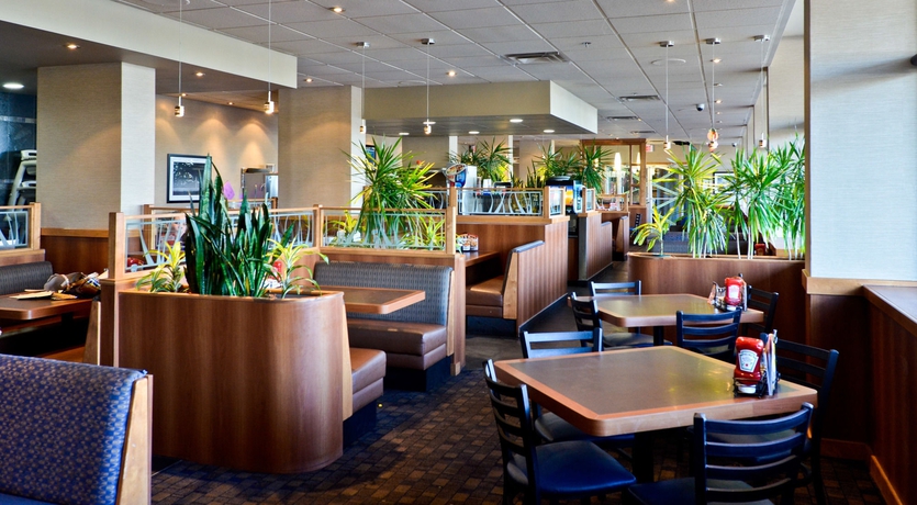 Imagen del bar/restaurante del Hotel Sandman Penticton. Foto 4