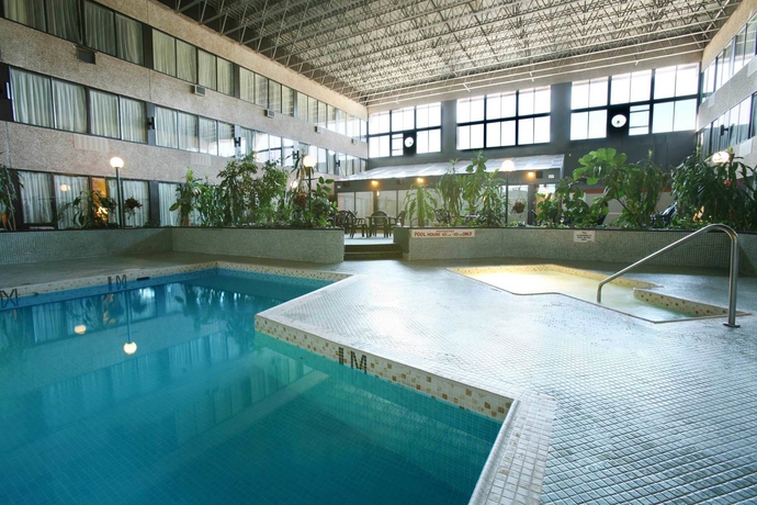 Imagen de la piscina del Hotel Sandman Penticton. Foto 16