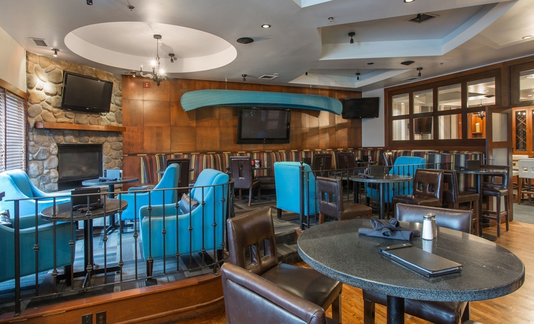 Imagen del bar/restaurante del Hotel Sandman Red Deer. Foto 3