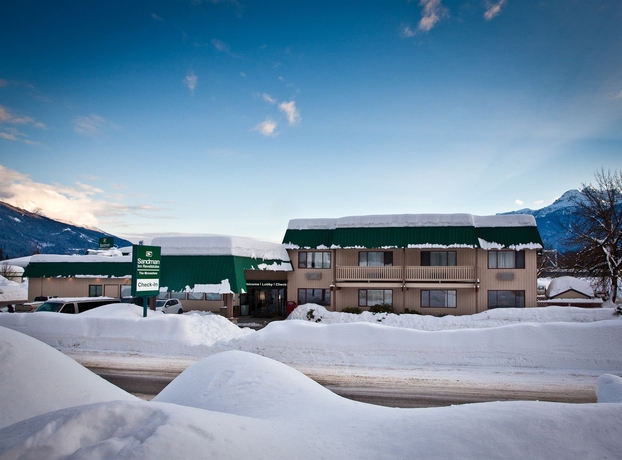 Imagen de los exteriores del Hotel Sandman Revelstoke. Foto 6