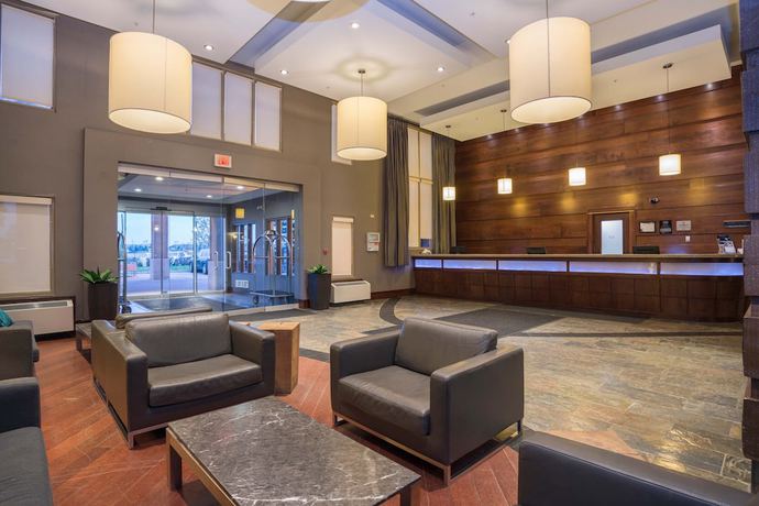 Imagen de los interiores del Hotel Sandman Signature Calgary Airport. Foto 14