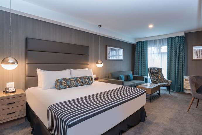 Imagen de la habitación del Hotel Sandman Signature Calgary Airport. Foto 11
