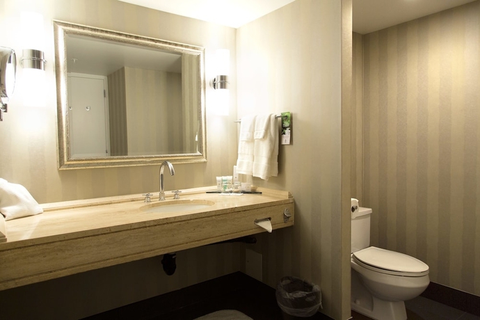 Imagen de la habitación del Hotel Sandman Signature Edmonton Downtown. Foto 16