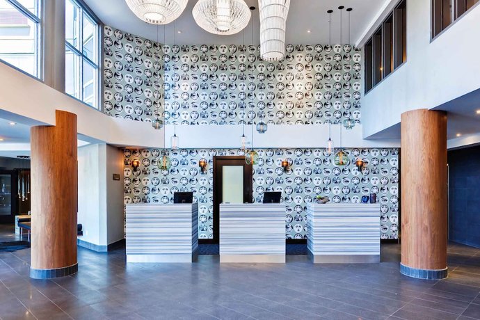 Imagen de los interiores del Hotel Sandman Signature Langley. Foto 15