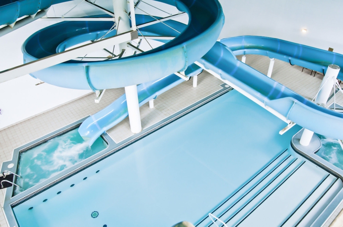 Imagen de la piscina del Hotel Sandman Signature Mississauga. Foto 16