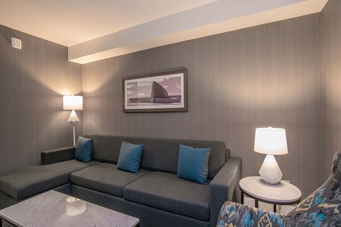 Imagen de la habitación del Hotel Sandman Signature Ottawa Airport Hotel. Foto 8