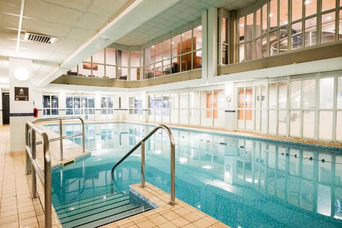 Imagen de la piscina del Hotel Sandman Signature Sheffield Quays. Foto 23