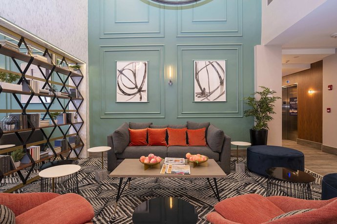 Imagen de los interiores del Hotel Sandman Signature Sherwood Park. Foto 14