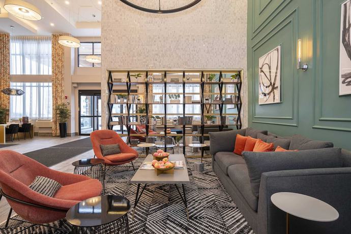 Imagen de los interiores del Hotel Sandman Signature Sherwood Park. Foto 15