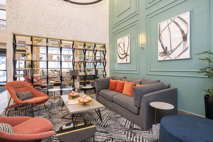 Imagen de los interiores del Hotel Sandman Signature Sherwood Park. Foto 18