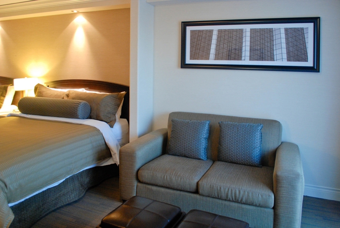 Imagen de los interiores del Hotel Sandman Signature Toronto Airport. Foto 12