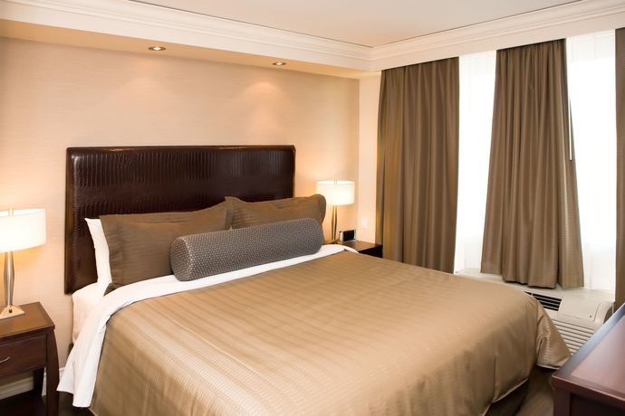 Imagen de la habitación del Hotel Sandman Signature Toronto Airport. Foto 11