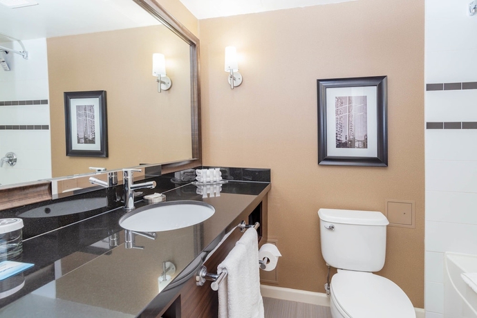 Imagen de la habitación del Hotel Sandman Signature Vancouver Airport and Resort. Foto 9