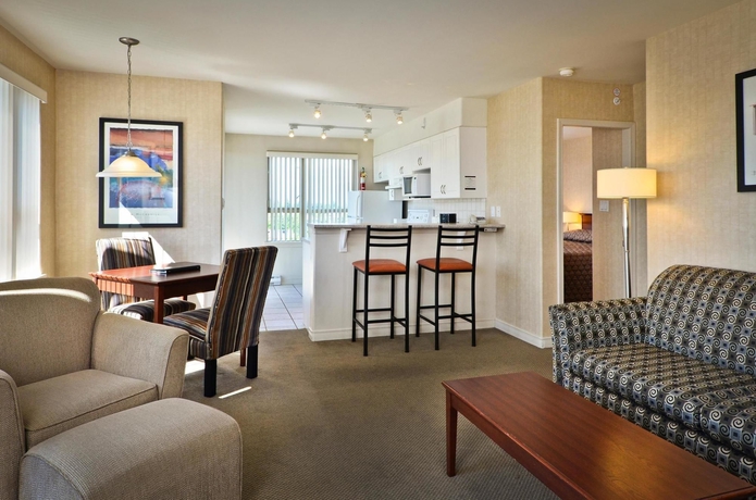 Imagen de la habitación del Hotel Sandman Suites Surrey-guildford. Foto 6