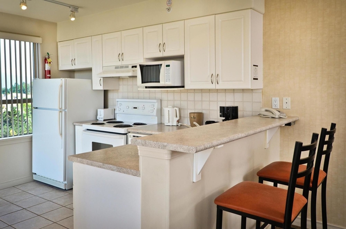 Imagen de los exteriores del Hotel Sandman Suites Surrey-guildford. Foto 9