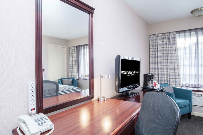 Imagen de la habitación del Hotel Sandman Terrace. Foto 10