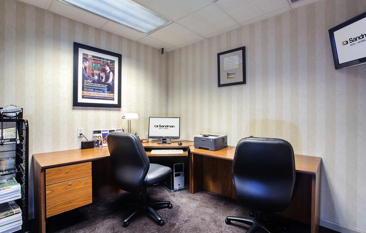 Imagen de los interiores del Hotel Sandman Victoria. Foto 13