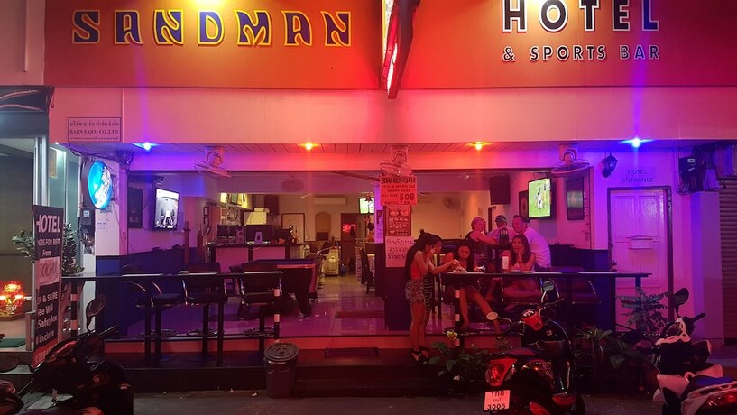 Imagen general del Hotel Sandman and Sports Bar. Foto 10