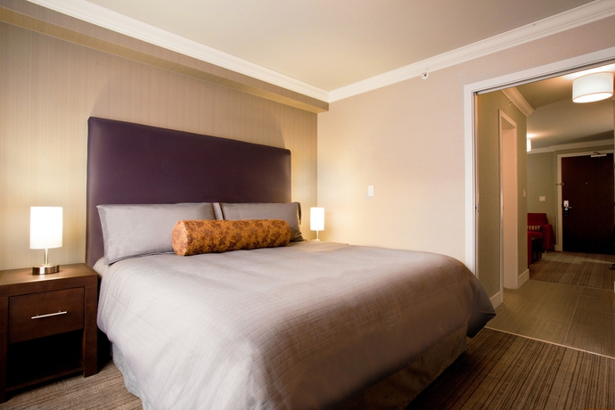 Imagen de la habitación del Hotel Sandman and Suites Calgary South. Foto 9