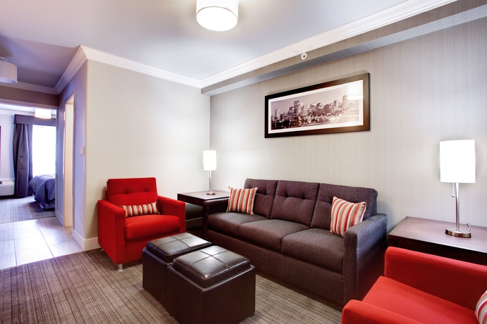 Imagen de los interiores del Hotel Sandman and Suites Calgary South. Foto 16