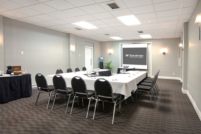 Imagen de los interiores del Hotel Sandman and Suites Kelowna. Foto 11