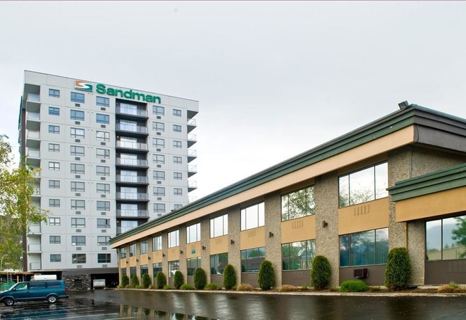 Imagen de los exteriores del Hotel Sandman and Suites Kelowna. Foto 7