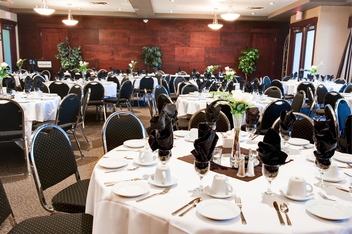 Imagen de los interiores del Hotel Sandman and Suites Regina. Foto 9