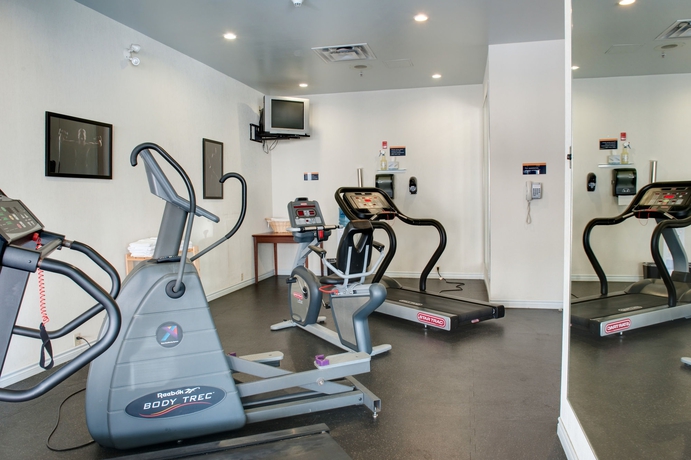 Imagen de los interiores del Hotel Sandman and Suites Regina. Foto 11