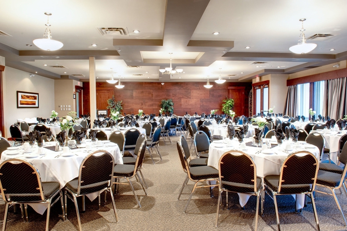 Imagen de los interiores del Hotel Sandman and Suites Regina. Foto 13