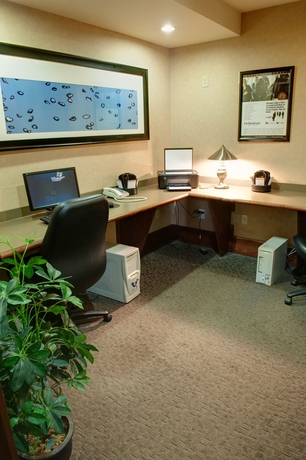 Imagen de los interiores del Hotel Sandman and Suites Regina. Foto 14