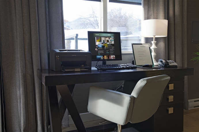 Imagen de los interiores del Hotel Sandman and Suites Williams Lake. Foto 11