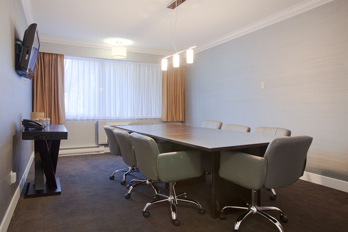 Imagen de los interiores del Hotel Sandman and Suites Williams Lake. Foto 12