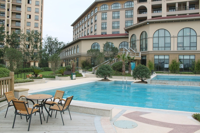 Imagen de la piscina del Hotel Sandn Grand Hotel Chaohu. Foto 18