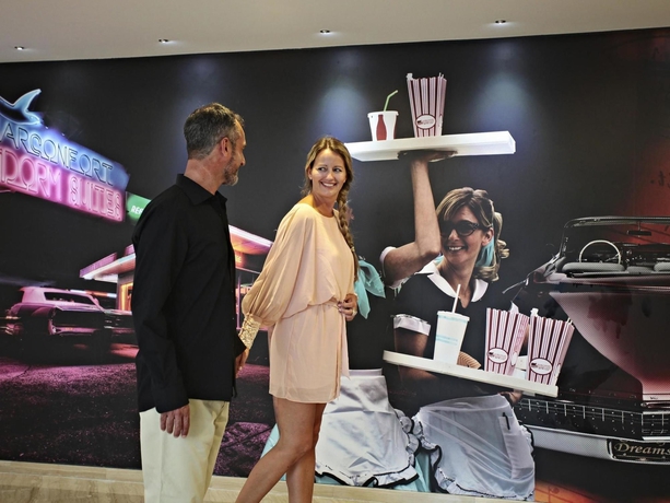 Imagen del bar/restaurante del Hotel Sandos Benidorm Suites. Foto 2