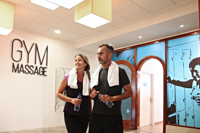 Imagen de los interiores del Hotel Sandos Benidorm Suites. Foto 14