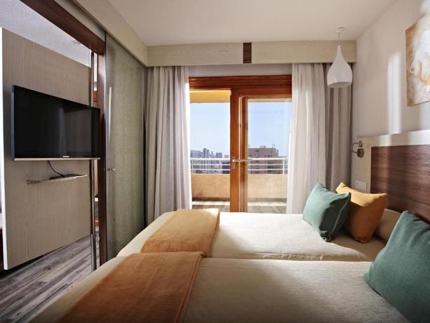 Imagen de la habitación del Hotel Sandos Benidorm Suites. Foto 11