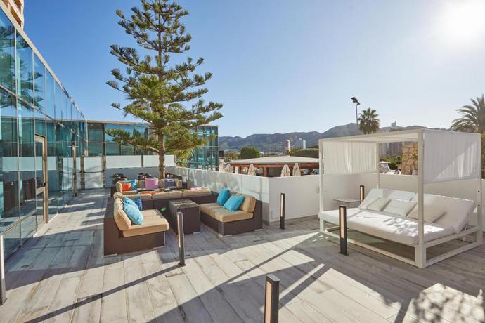 Imagen de los exteriores del Hotel Sandos Benidorm Suites. Foto 13