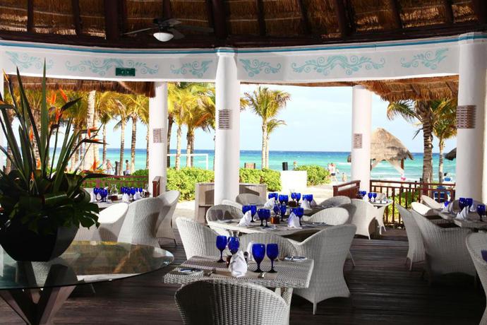 Imagen del bar/restaurante del Hotel Sandos Caracol Nature Resort and Water Park All Inclusive. Foto 2