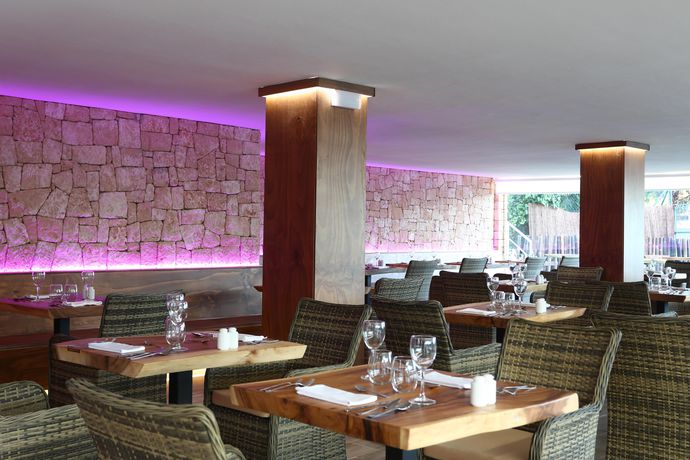 Imagen del bar/restaurante del Hotel Sandos El Greco - Adults Only. Foto 4