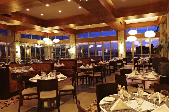 Imagen del bar/restaurante del Hotel Sandos Finisterra All Inclusive. Foto 5