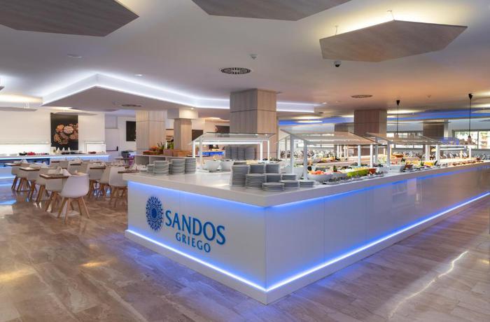 Imagen del bar/restaurante del Hotel Sandos Griego. Foto 2