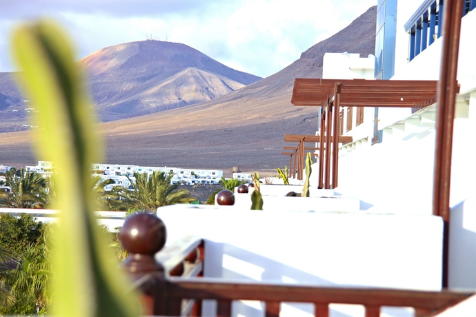 Imagen de los exteriores del Hotel Sandos Papagayo. Foto 5